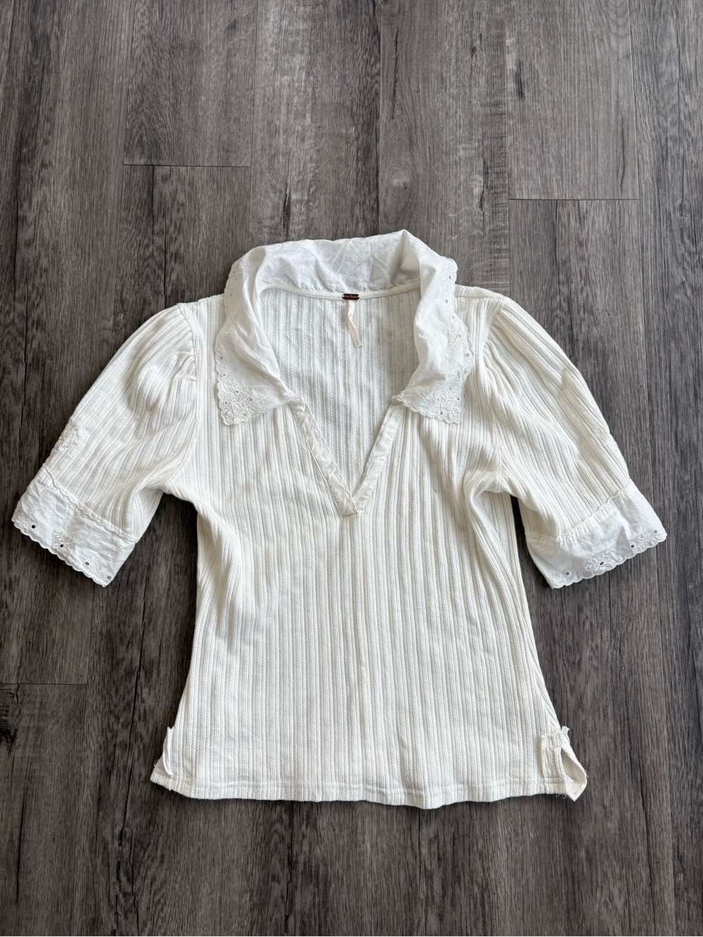 Womenโs Free People Top M